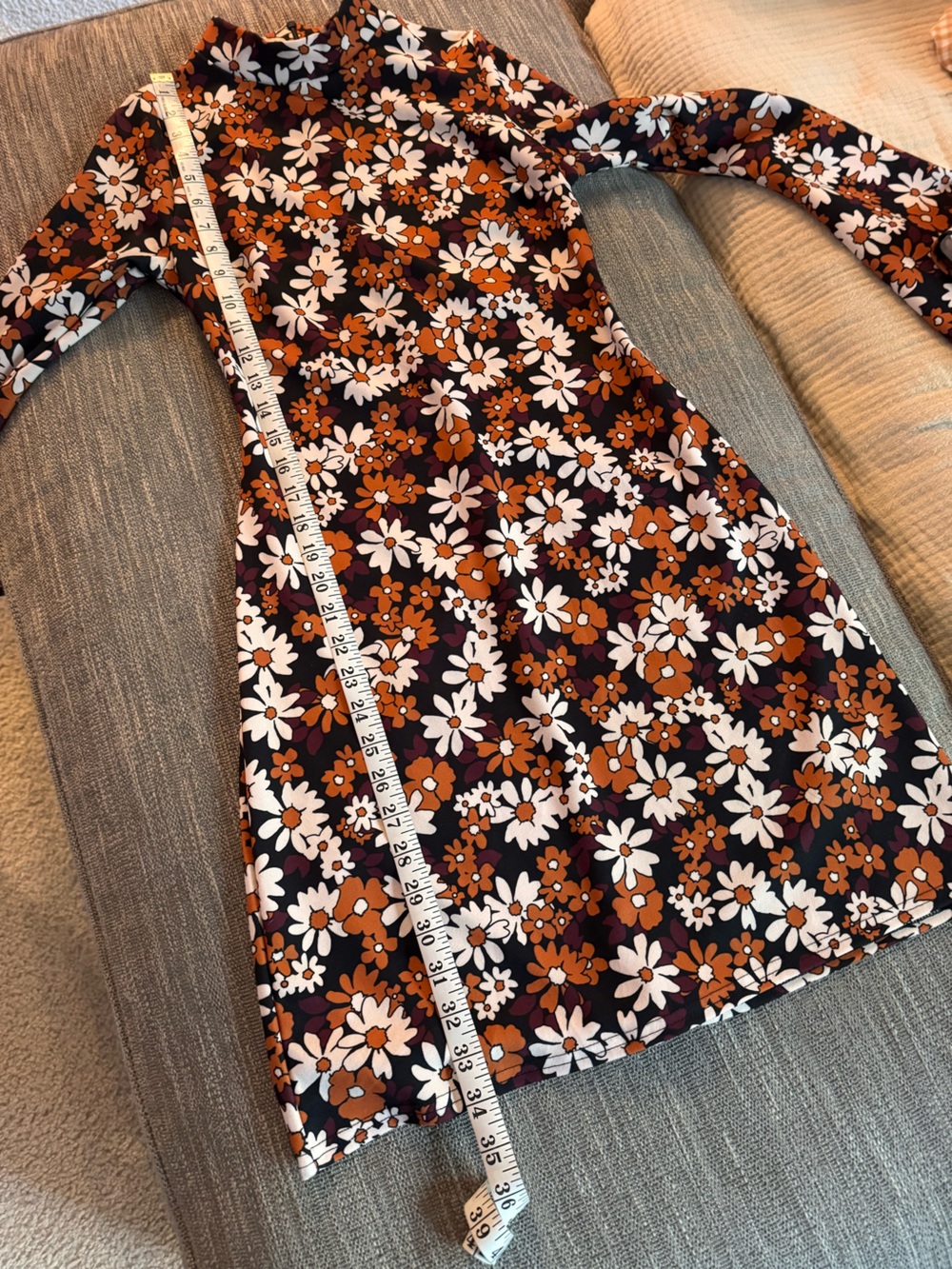 Mod Retro 70s Floral Bell-Sleeve Mini Dress - Picture 7 of 7